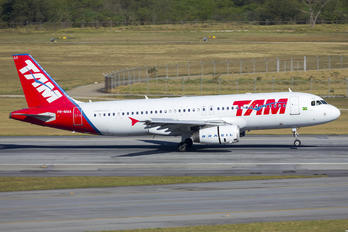 PR-MAA - TAM Airbus A320