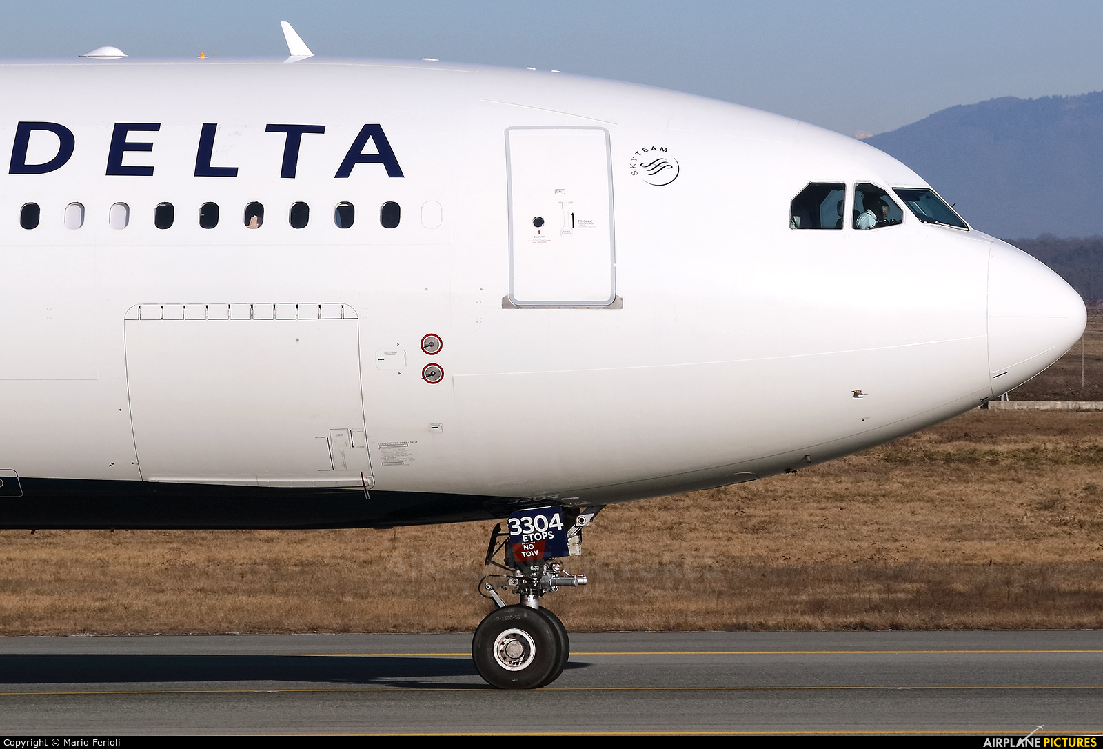 Delta Air Lines N804NW aircraft at Milan - Malpensa