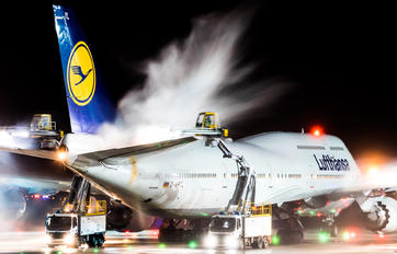 D-ABYL - Lufthansa Boeing 747-8