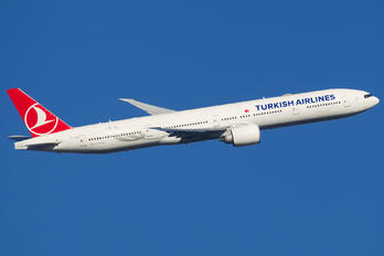 TC-LKA - Turkish Airlines Boeing 777-300ER