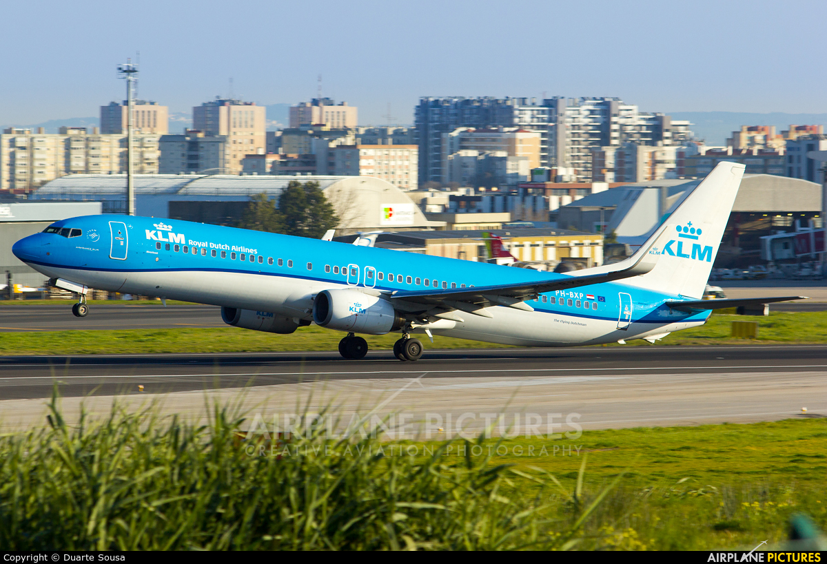 KLM PH-BXP aircraft at Lisbon