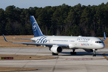 N717TW - Delta Air Lines Boeing 757-200