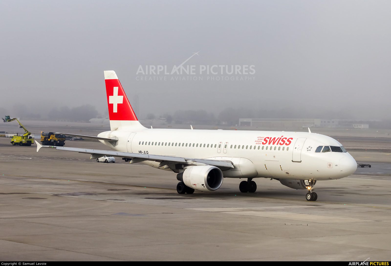Swiss HB-JLQ aircraft at Geneva Intl