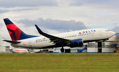 N301DQ - Delta Air Lines Boeing 737-700