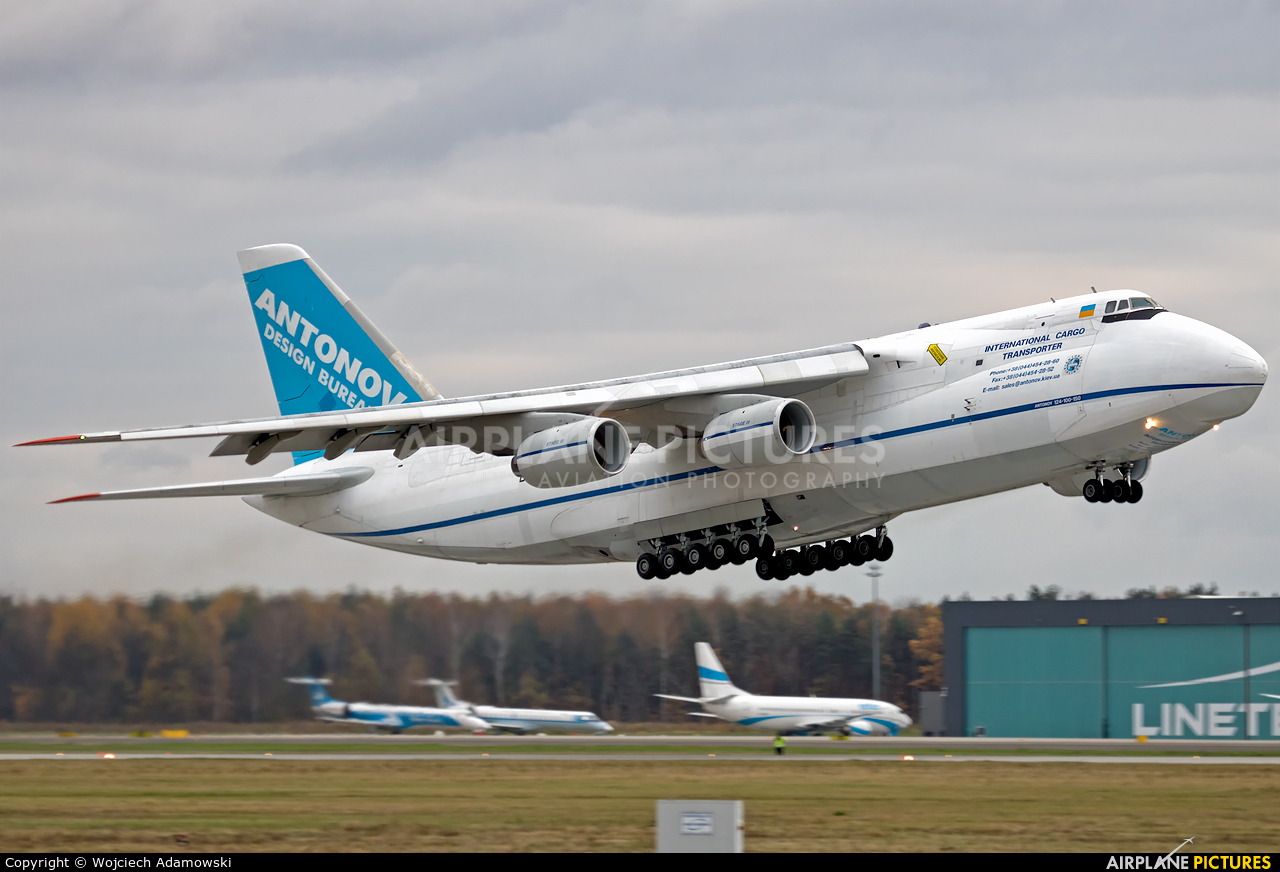 Antonov Airlines /  Design Bureau UR-82072 aircraft at Katowice - Pyrzowice