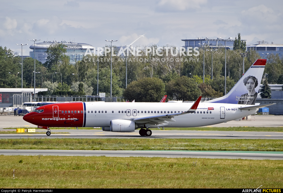 Norwegian Air Shuttle LN-NGY aircraft at Warsaw - Frederic Chopin