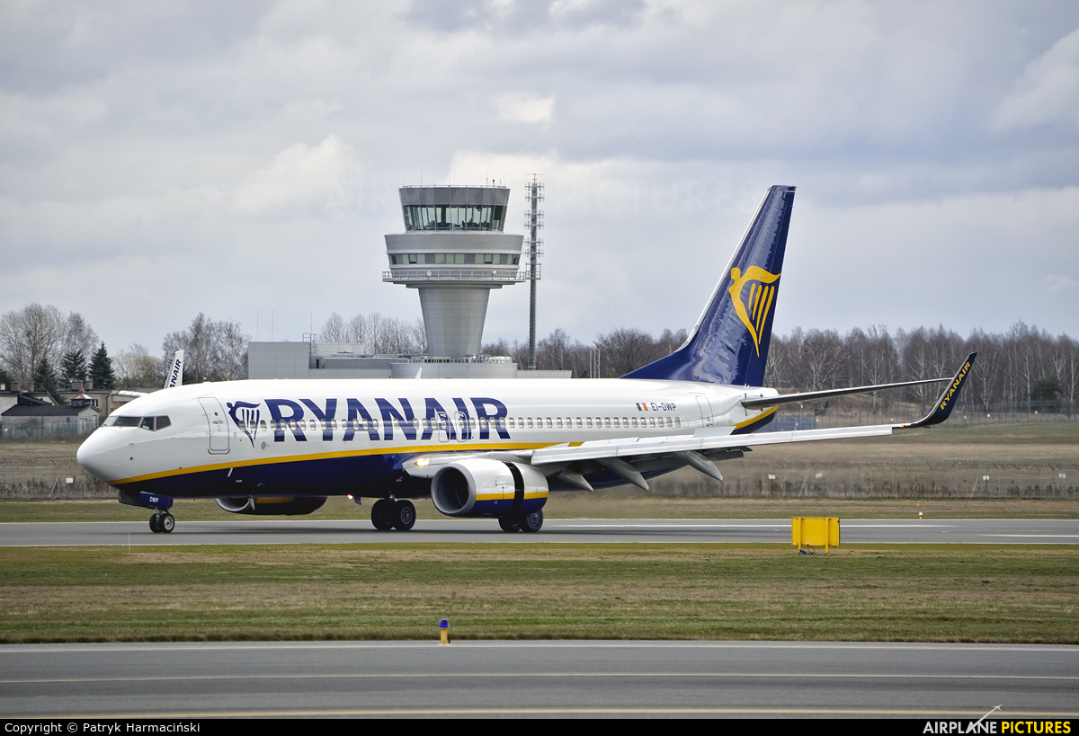 Ryanair EI-DWP aircraft at Poznań - Ławica