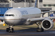 United Airlines N78008 image