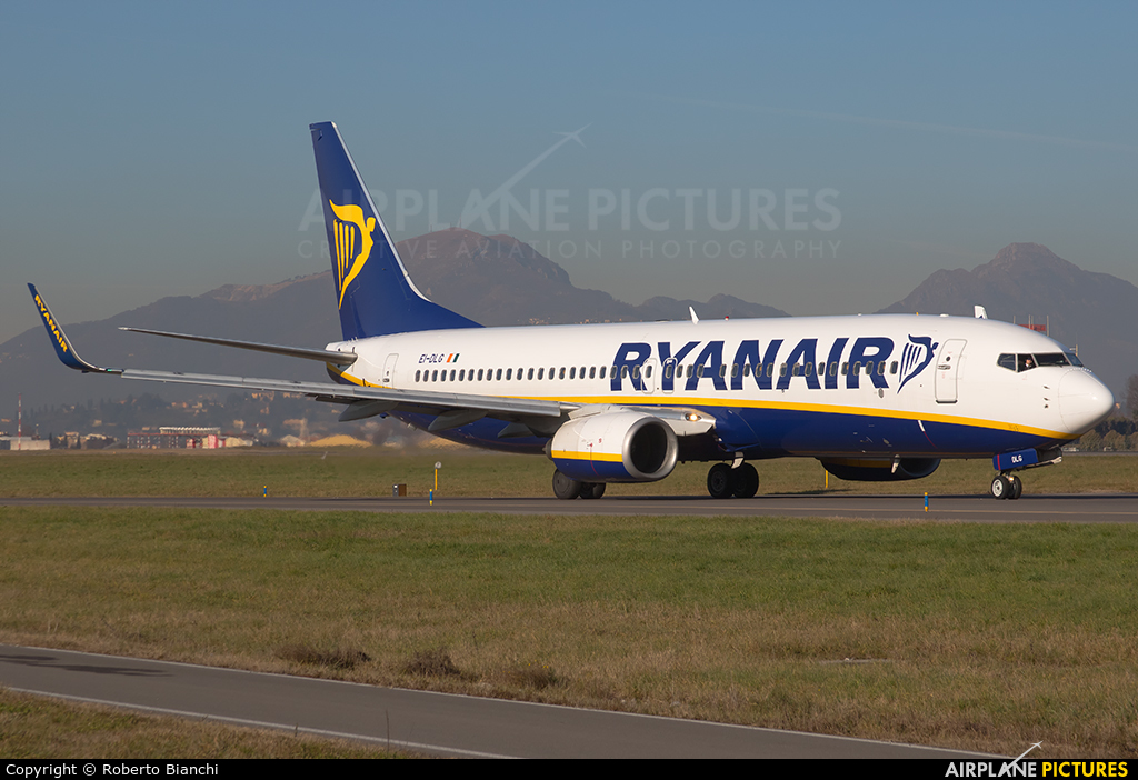 Ryanair EI-DLG aircraft at Bergamo - Orio al Serio