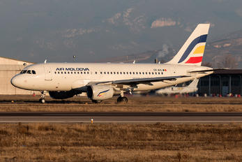ER-AXL - Air Moldova Airbus A319
