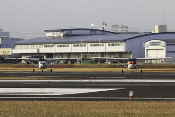 - - Osaka Aviation - Airport Overview - Apron