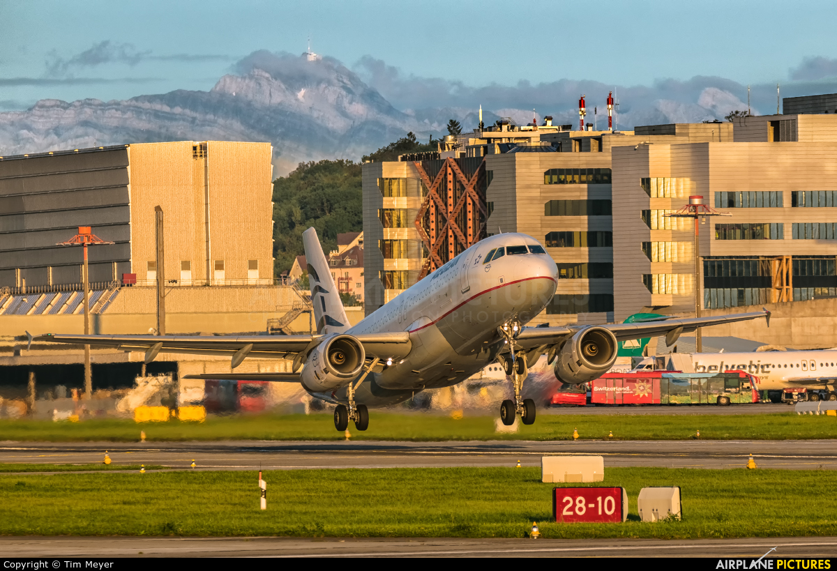 Aegean Airlines SX-DVY aircraft at Zurich