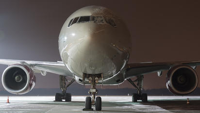N846AX - Omni Air International Boeing 777-200