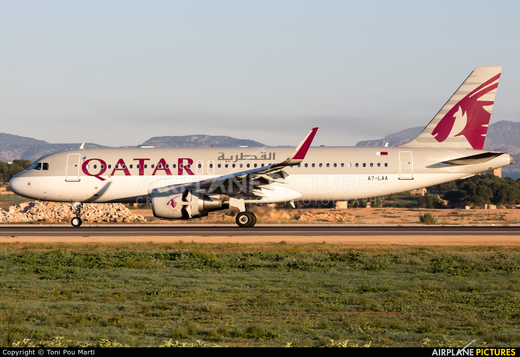 Qatar Airways A7-LAA aircraft at Palma de Mallorca