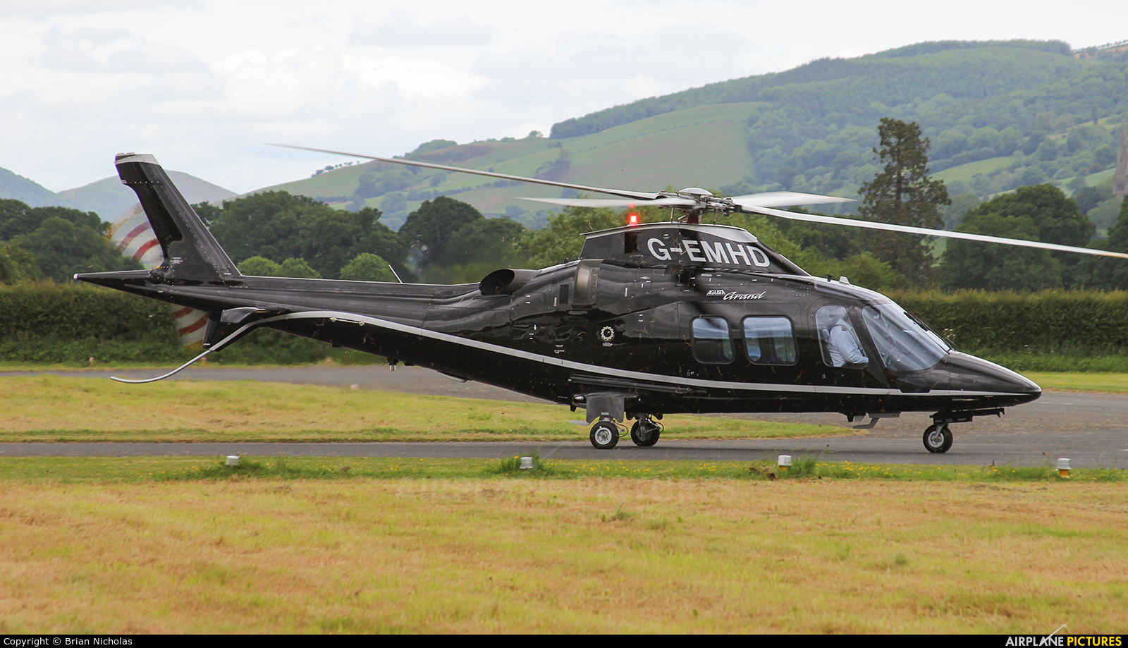 Private G-EMHD aircraft at Welshpool