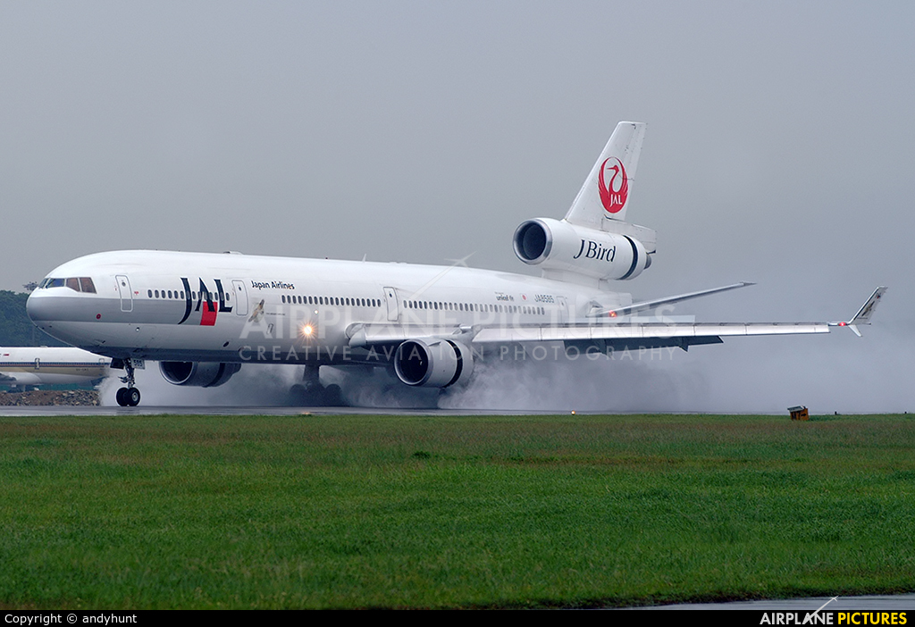 JAL - Japan Airlines JA8585 aircraft at Singapore - Changi