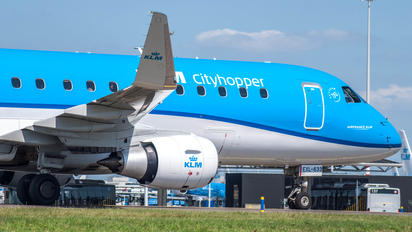 PH-EXL - KLM Cityhopper Embraer ERJ-175 (170-200)