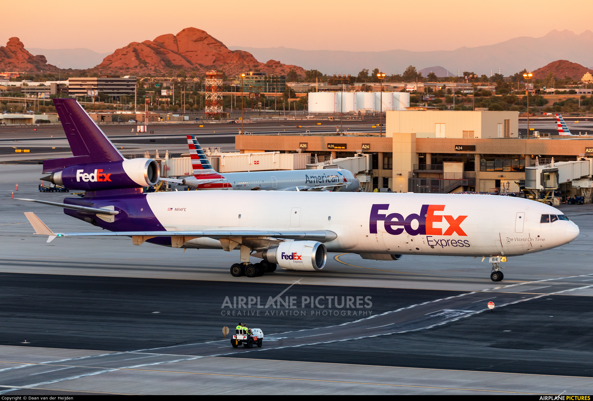 FedEx Federal Express N614FE aircraft at Phoenix - Sky Harbor Intl