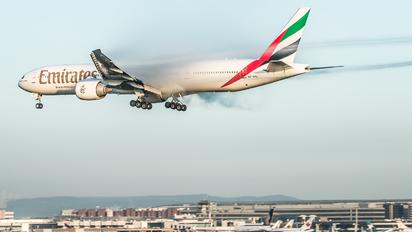 A6-EPL - Emirates Airlines Boeing 777-300ER