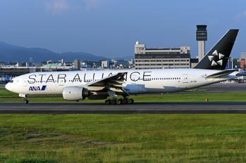 JA711A - ANA - All Nippon Airways Boeing 777-200