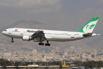 EP-MMO - Mahan Air Airbus A300