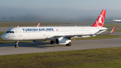 TC-JSO - Turkish Airlines Airbus A321