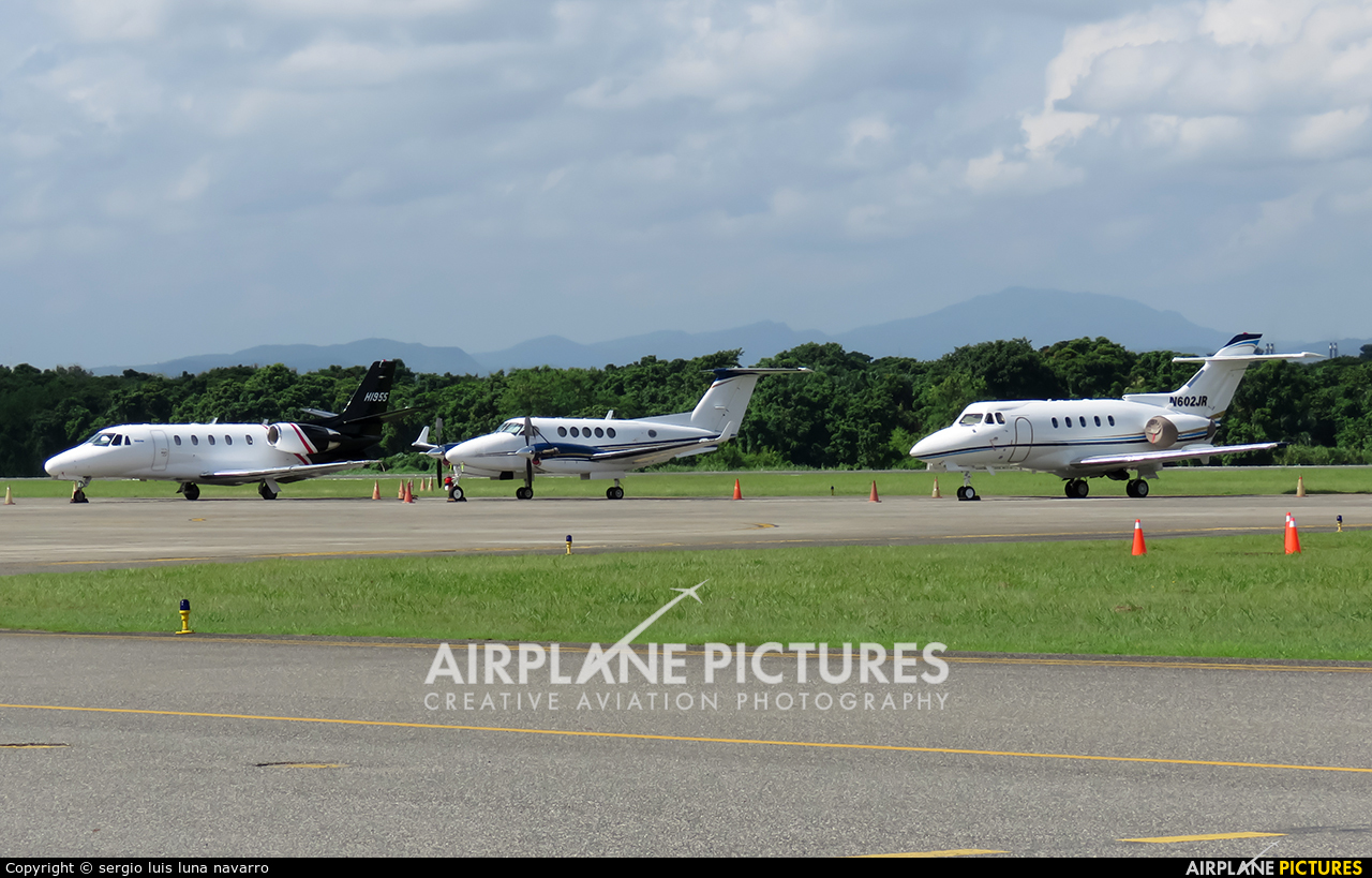 - Airport Overview - aircraft at Off Airport - Dominican Republic
