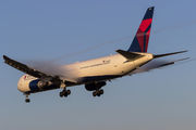 Delta Air Lines N828MH image