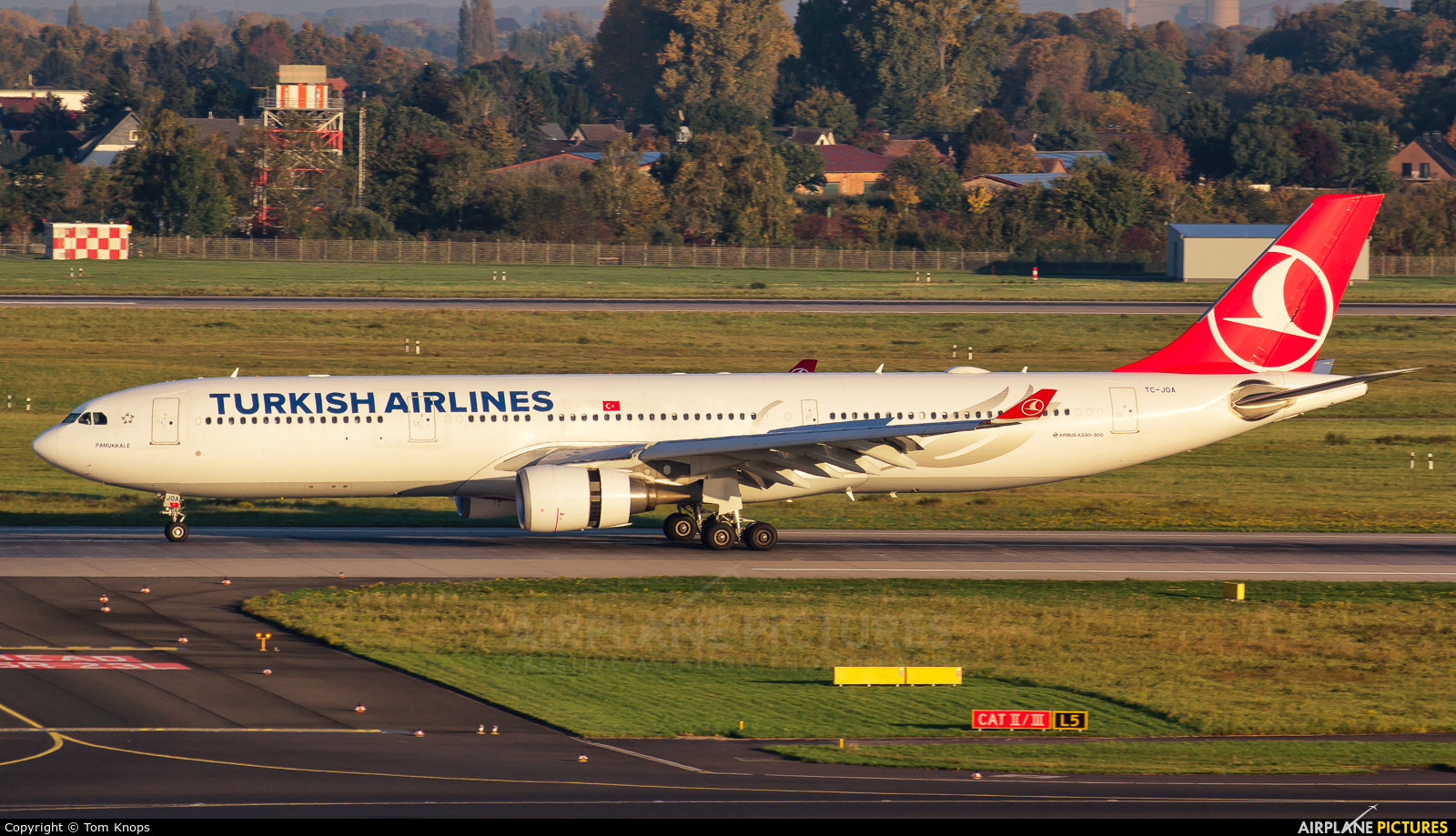 Turkish Airlines TC-JOA aircraft at Düsseldorf