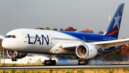 CC-BGH - LAN Airlines Boeing 787-9 Dreamliner