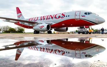 RA-89010 - Red Wings Sukhoi Superjet 100