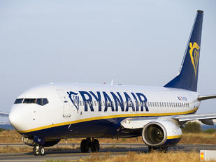 EI-DLR - Ryanair Boeing 737-800