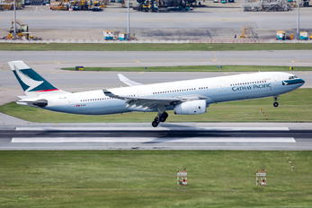 B-LAQ - Cathay Pacific Airbus A330-300