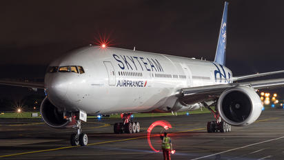 F-GZNN - Air France Boeing 777-300ER