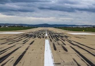 - -  - Airport Overview - Runway, Taxiway