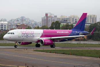 HA-LYW - Wizz Air Airbus A320