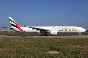 A6-EBE - Emirates Airlines Boeing 777-300ER