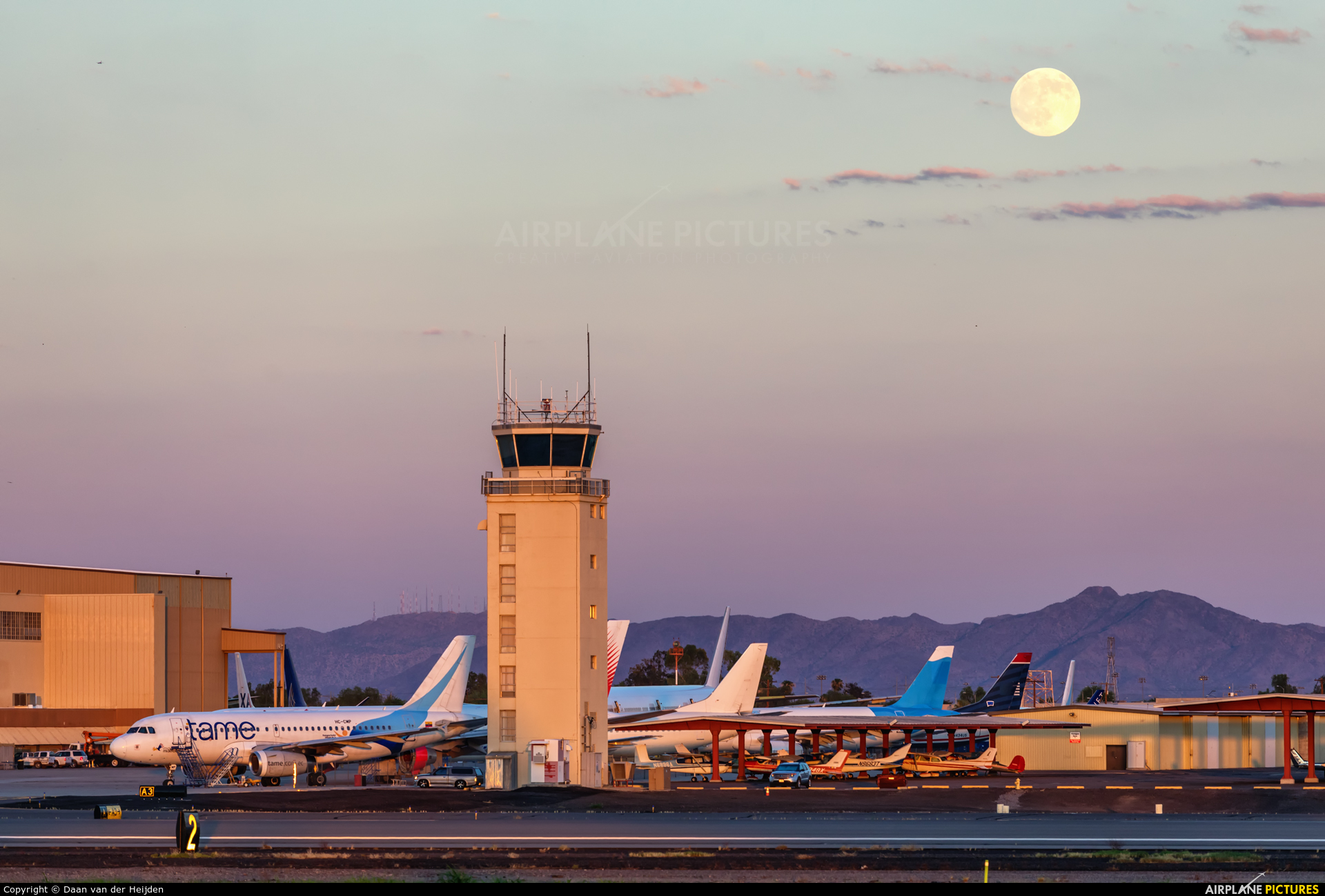 - Airport Overview - aircraft at Phoenix - Goodyear