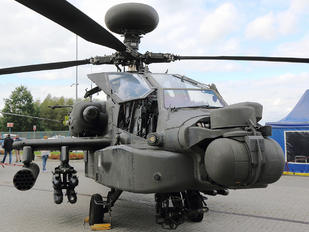 09-05581 - USA - Army Boeing AH-64D Apache