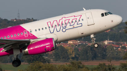HA-LYT - Wizz Air Airbus A320