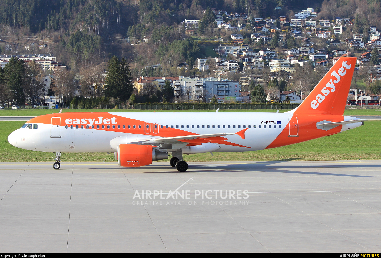 easyJet G-EZTM aircraft at Innsbruck