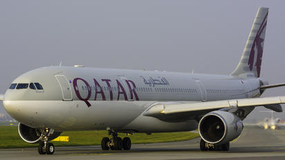A7-AEF - Qatar Airways Airbus A330-300