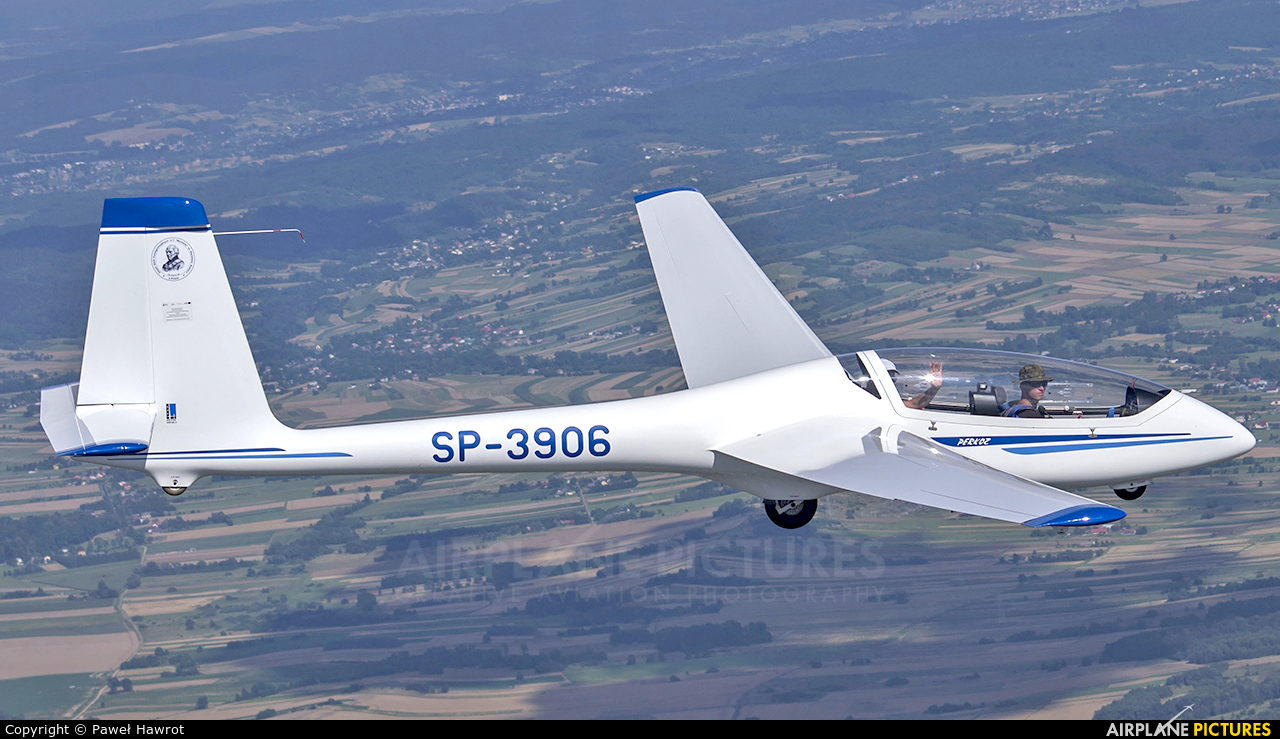 ZSP 3 Krosno SP-3906 aircraft at In Flight - Poland