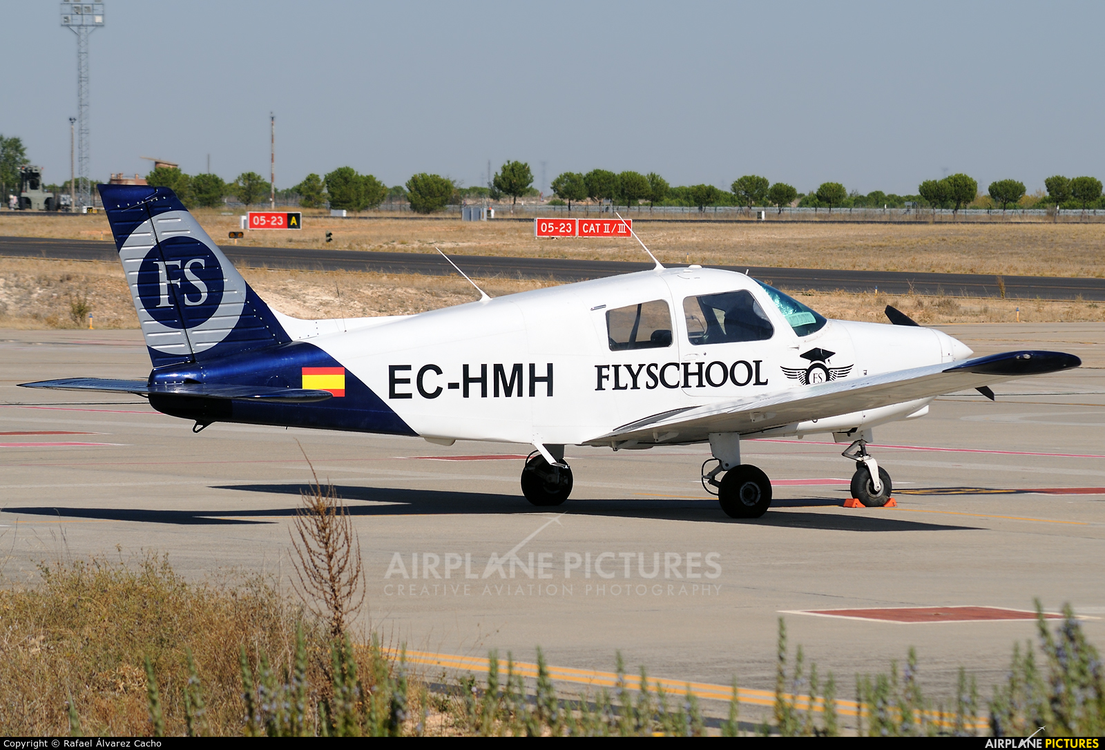 Flyschool EC-HMH aircraft at Valladolid - Villanubla
