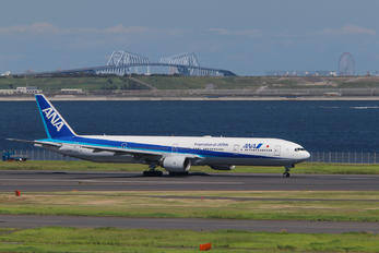 JA756A - ANA - All Nippon Airways Boeing 777-300