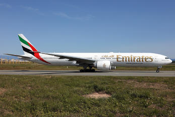 A6-EMI - Emirates Airlines Boeing 777-200