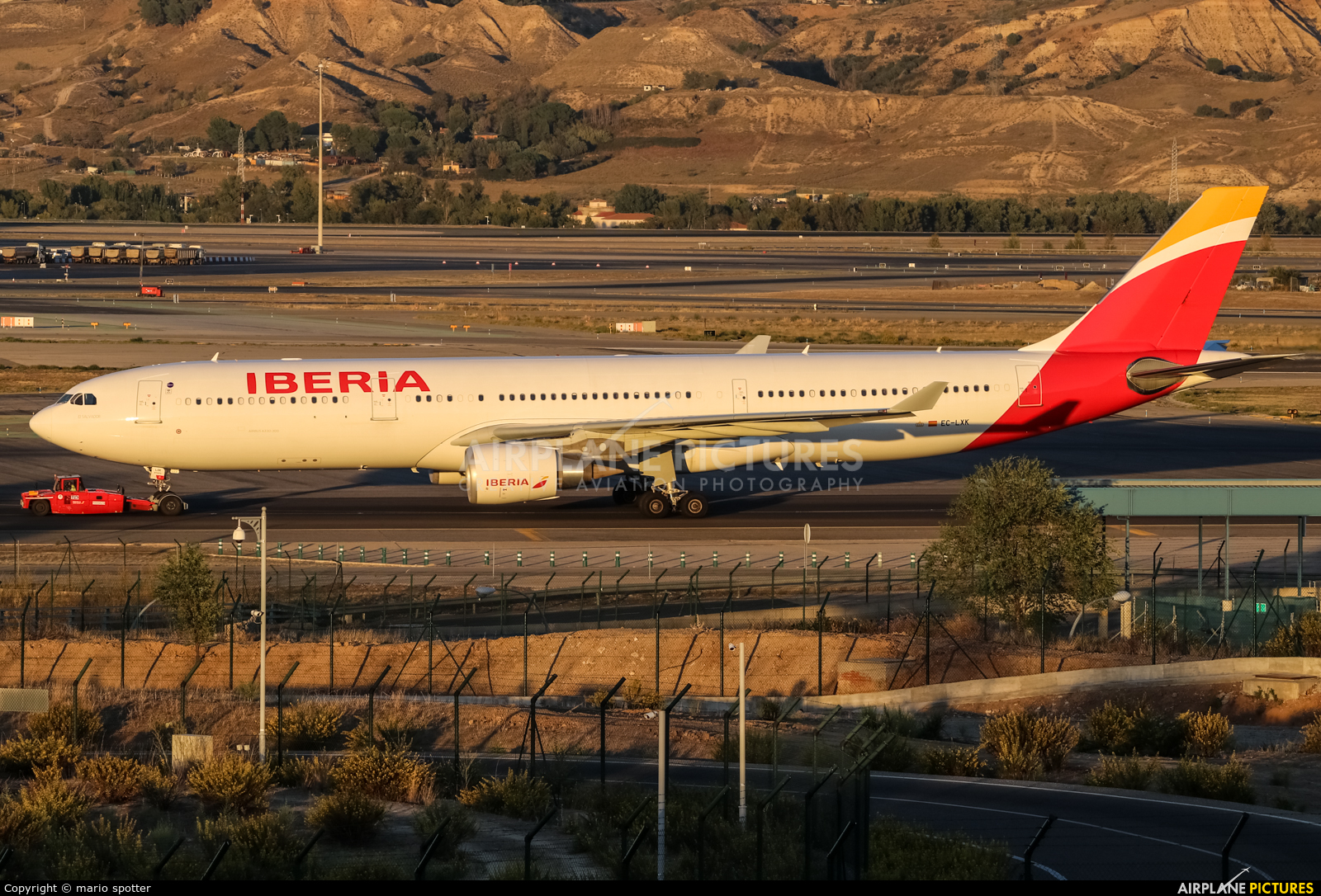 Iberia EC-LXK aircraft at Madrid - Barajas