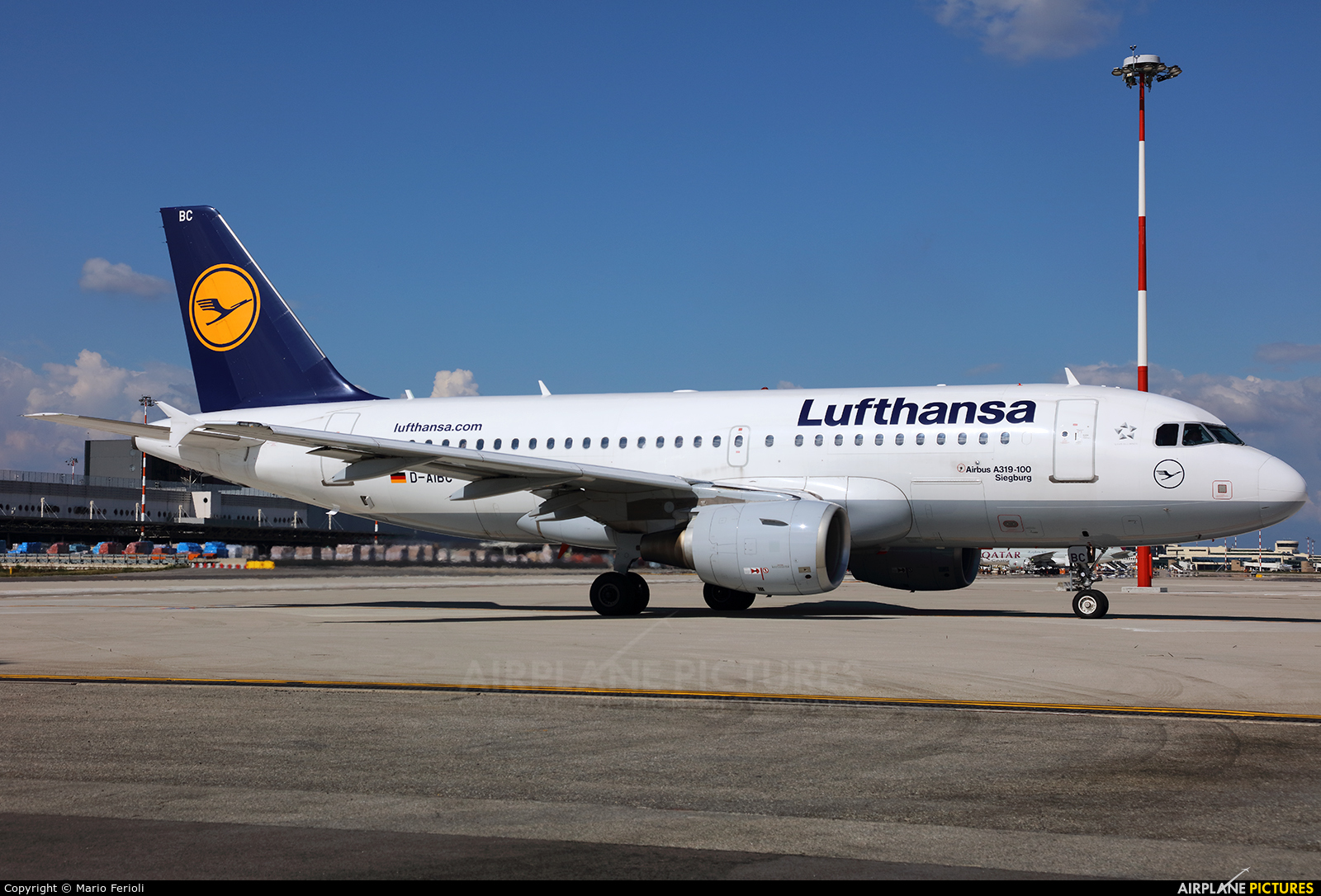 Lufthansa D-AIBC aircraft at Milan - Malpensa