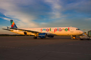 SP-HAX - Small Planet Airlines Airbus A321