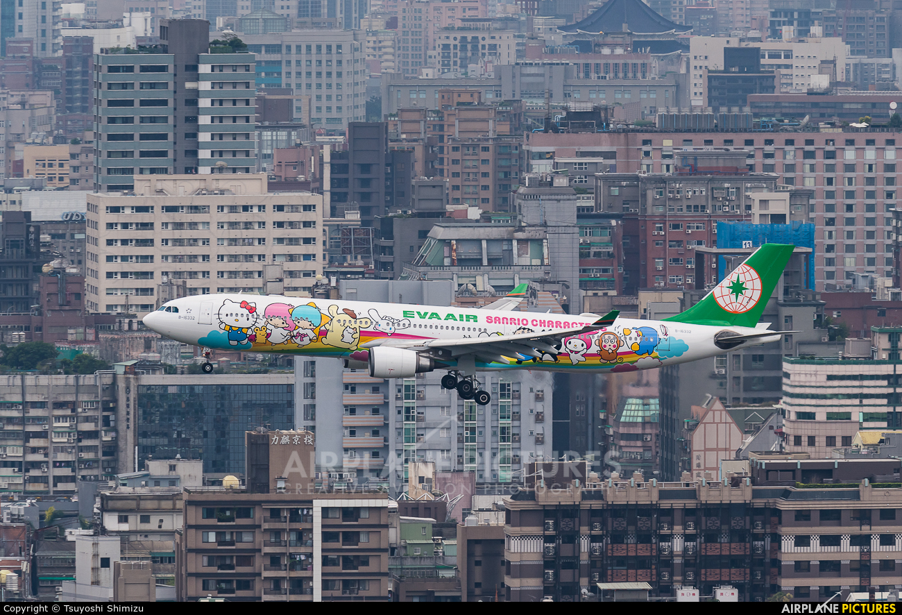 Eva Air B-16332 aircraft at Taipei Sung Shan/Songshan Airport